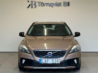 begagnad Volvo V40 CC D2 Summum DRAG, KAMERA, PARKVÄRMARE