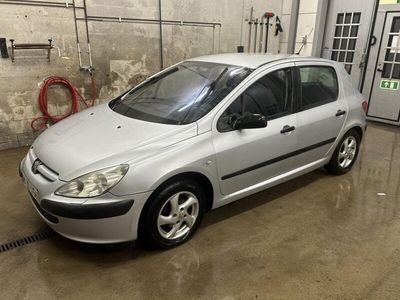 begagnad Peugeot 307 5-dörrar 1.6 XR Euro 3