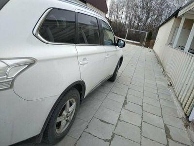 begagnad Mitsubishi Outlander 2.2 D 4WD .7sit