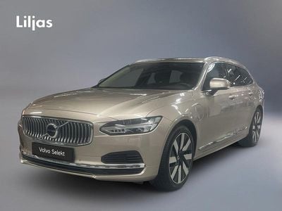 Grå Begagnad 2023 Volvo V90 Core Kombi | 409 000 kr (Marknadspris)