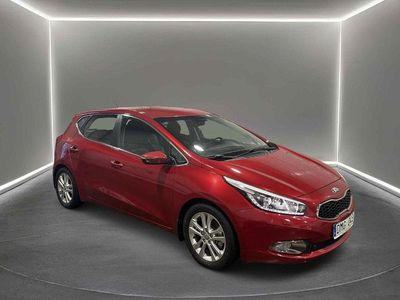Röd Begagnad 2013 Kia Ceed Comfort Halvkombi | 114 900 kr (Lite dyr)