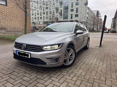 Reflex silver metallic Begagnad 2017 VW Passat GTE Kombi | 164 000 kr (Bra pris)