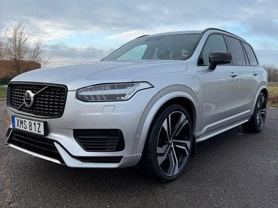 Bright silver metallic Begagnad 2021 Volvo XC90 R-Design Pro SUV | 499 000 kr (Marknadspris)