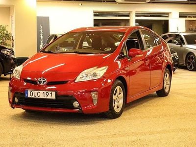 Begagnad Toyota Prius 136 HK (100 kW) 2013 Mörkröd Halvkombi