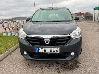 Grå Begagnad 2013 Dacia Lodgy Minibuss | 64 000 kr (Lite dyr)