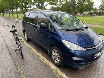 Mörkblå Begagnad 2004 Toyota Previa Minibuss | 15 000 kr