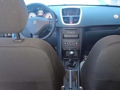 Begagnad 2010 Peugeot 207 Halvkombi | 32 000 kr (Marknadspris)