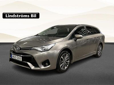 Brun Begagnad 2015 Toyota Avensis Kombi | 124 900 kr (Marknadspris)