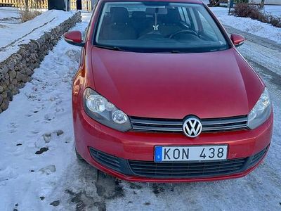 Begagnad VW Golf VI 105 HK (77 kW) 2010 Röd Halvkombi