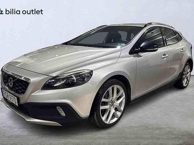 Silver Begagnad 2016 Volvo V40 Halvkombi | 149 000 kr (Marknadspris)