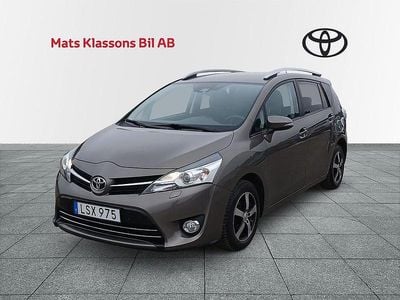 Grå Begagnad 2017 Toyota Verso Edition Minibuss | 189 000 kr (Marknadspris)