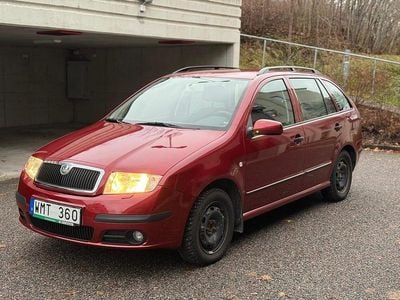 Mörkröd Begagnad 2007 Skoda Fabia Kombi | 39 000 kr (Marknadspris)