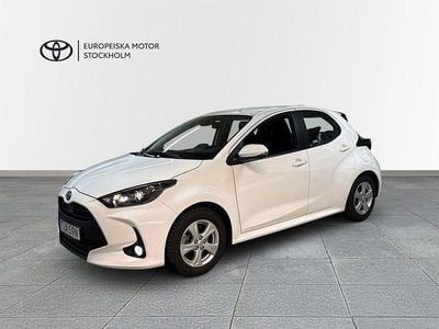 Begagnad Toyota Yaris Hybrid Active 116 HK (85 kW) 2023 Vit Halvkombi