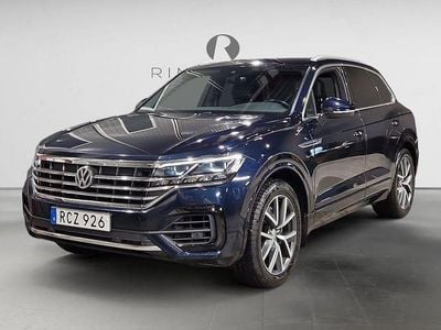 Mörkblå Begagnad 2018 VW Touareg R-line SUV | 314 900 kr (Dyr)