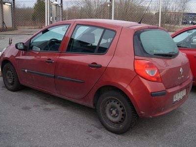 Röd Begagnad 2007 Renault Clio II Halvkombi | 34 900 kr (Lite dyr)