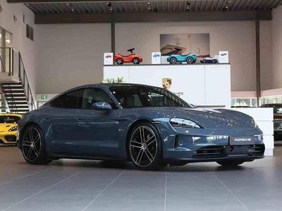 Blå Ny 2025 Porsche Taycan 4S Sedan | 1 587 000 kr
