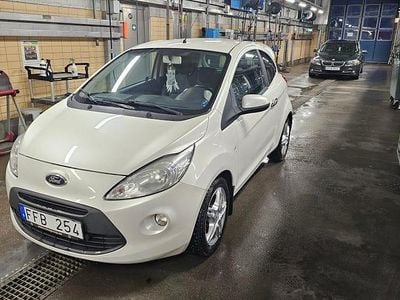 Vit pärla Begagnad 2011 Ford Ka Halvkombi | 18 500 kr (Marknadspris)