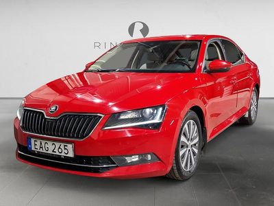 Röd Begagnad 2017 Skoda Superb Business Line Kombi | 139 900 kr