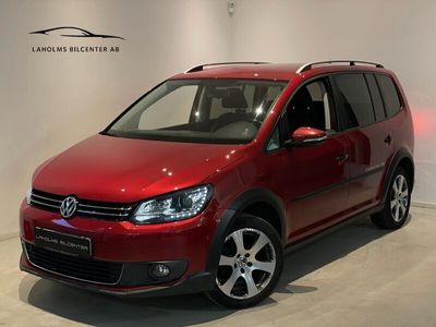 begagnad VW Touran Cross Touran1.4 TSI 7-sits 140hk NAV / KAM