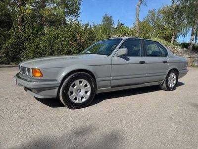 Begagnad BMW 735 211 HK (155 kW) 1992 Ljusgrå Sedan