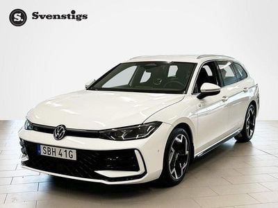 Begagnad VW Passat R-line 150 HK (110 kW) 2024 Vit Kombi