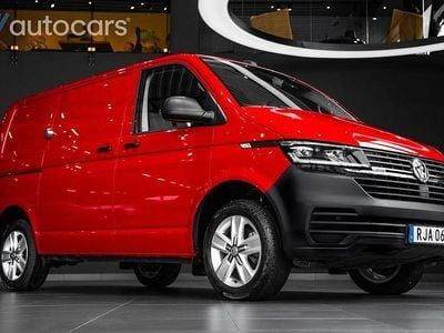 Röd Begagnad 2023 VW T6.1 SE Van | 498 750 kr (Marknadspris)