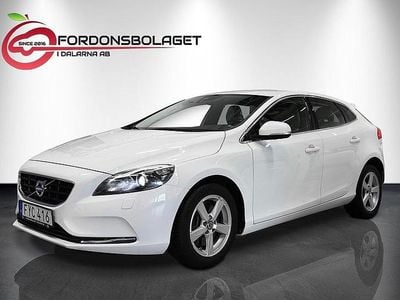 Begagnad Volvo V40 Momentum 190 HK (139 kW) 2014 Vit Halvkombi