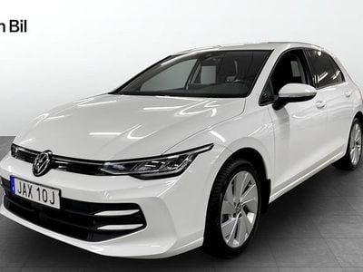Vit Begagnad 2024 VW Golf VIII Halvkombi | 279 900 kr (Bra pris)