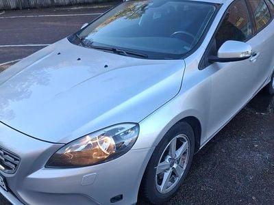 Silver Begagnad 2014 Volvo V40 Halvkombi | 123 000 kr (Superpris)
