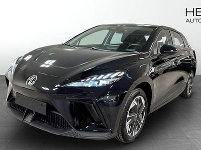 Begagnad MG MG4 EV 125 kW (170 HK) 2024 Svart Halvkombi
