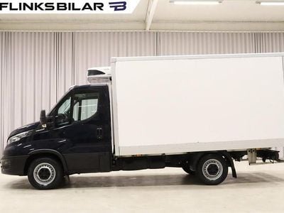 Blå Begagnad 2023 Iveco Daily Van | 399 875 kr (Marknadspris)
