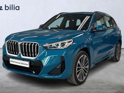 Blå (blue bay lagoon metallic ) Begagnad 2025 BMW X1 M Sport SUV | 589 900 kr