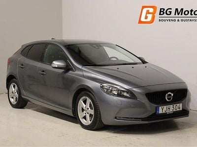 Grå Begagnad 2016 Volvo V40 Kinetic Halvkombi | 159 600 kr (Marknadspris)