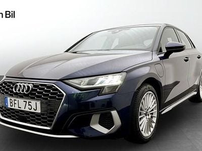 Navarrablå metallic Begagnad 2023 Audi A3 Sportback e-tron Advanced Plus Halvkombi | 329 000 kr (Marknadspris)