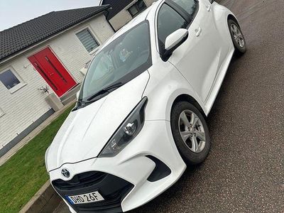Begagnad 2021 Toyota Yaris Hybrid Halvkombi | 190 000 kr (Marknadspris)