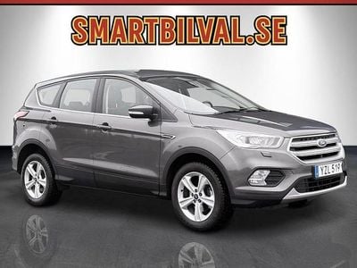Grå Begagnad 2017 Ford Kuga Titanium SUV | 139 900 kr (Marknadspris)