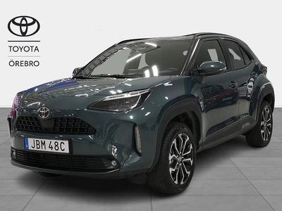 Grön Ny 2025 Toyota Yaris Hybrid Active | 309 900 kr (Marknadspris)
