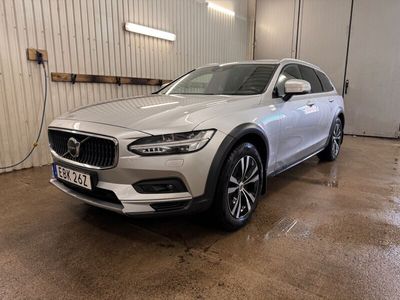 begagnad Volvo V90 CC B4 AWD Geartronic Momentum Euro 6