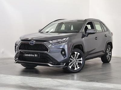 Mörkgrå Begagnad 2023 Toyota RAV4 Hybrid Active SUV | 409 000 kr (Marknadspris)