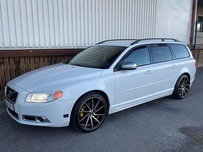 Begagnad Volvo V70 R-Design 180 HK (132 kW) 2012 Vit Kombi