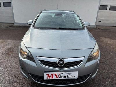 Begagnad Opel Astra Enjoy 140 HK (102 kW) 2010 Grå Halvkombi