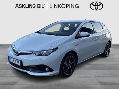Begagnad Toyota Auris Hybrid Edition 136 HK (100 kW) 2017 Vit Halvkombi