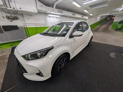 Begagnad 2023 Toyota Yaris Hybrid Halvkombi | 215 000 kr (Bra pris)