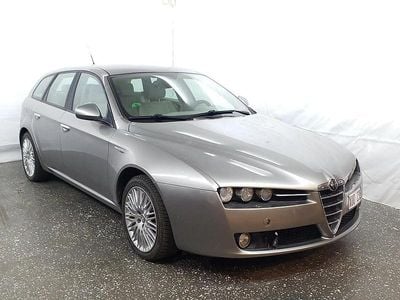 Begagnad Alfa Romeo 159 185 HK (136 kW) 2006 Silver Kombi