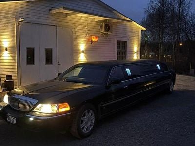 Begagnad 2008 Lincoln Town Car Sedan | 99 900 kr