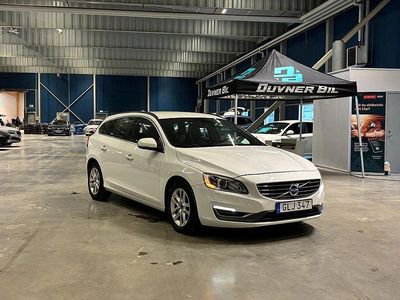 Begagnad Volvo V60 Momentum 181 HK (133 kW) 2014 Vit Kombi