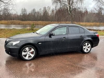 Begagnad BMW 525 218 HK (160 kW) 2006 Svart Sedan