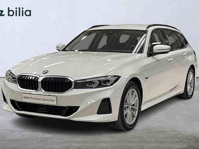 Vit Begagnad 2023 BMW 330e Kombi | 354 900 kr (Superpris)