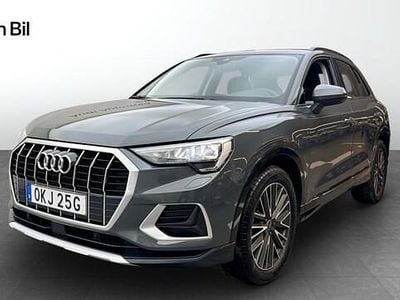 Grå Begagnad 2025 Audi Q3 Advanced Plus SUV | 359 000 kr (Marknadspris)