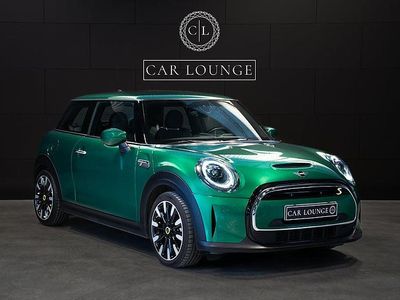 British racing green metallic Begagnad 2022 Mini Cooper SE Halvkombi | 174 900 kr (Marknadspris)